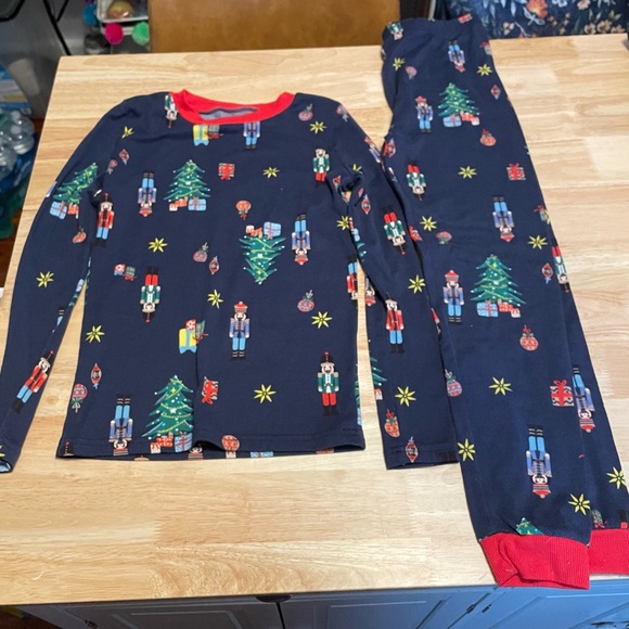 Christmas boys size 10 pajama sets - Picture 4 of 5